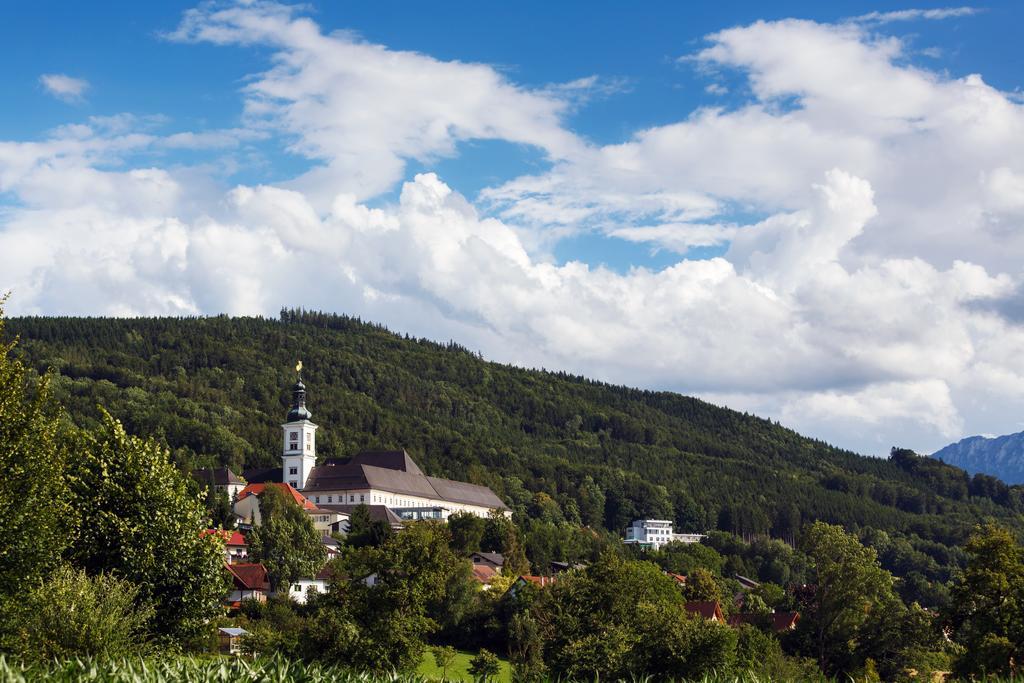 Oko Feriendorf Schlierbach Hotell Exteriör bild