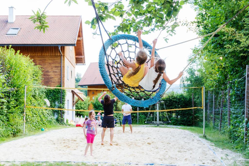 Oko Feriendorf Schlierbach Hotell Exteriör bild