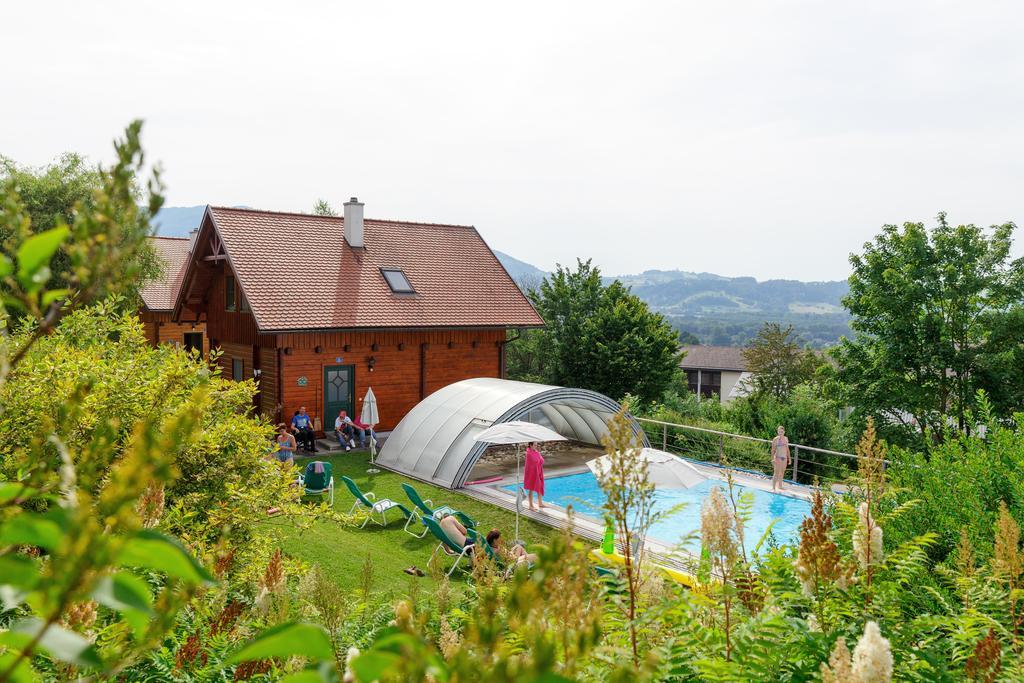 Oko Feriendorf Schlierbach Hotell Exteriör bild