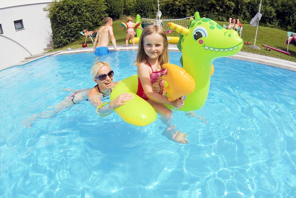 Oeko Feriendorf Schlierbach Exteriör bild